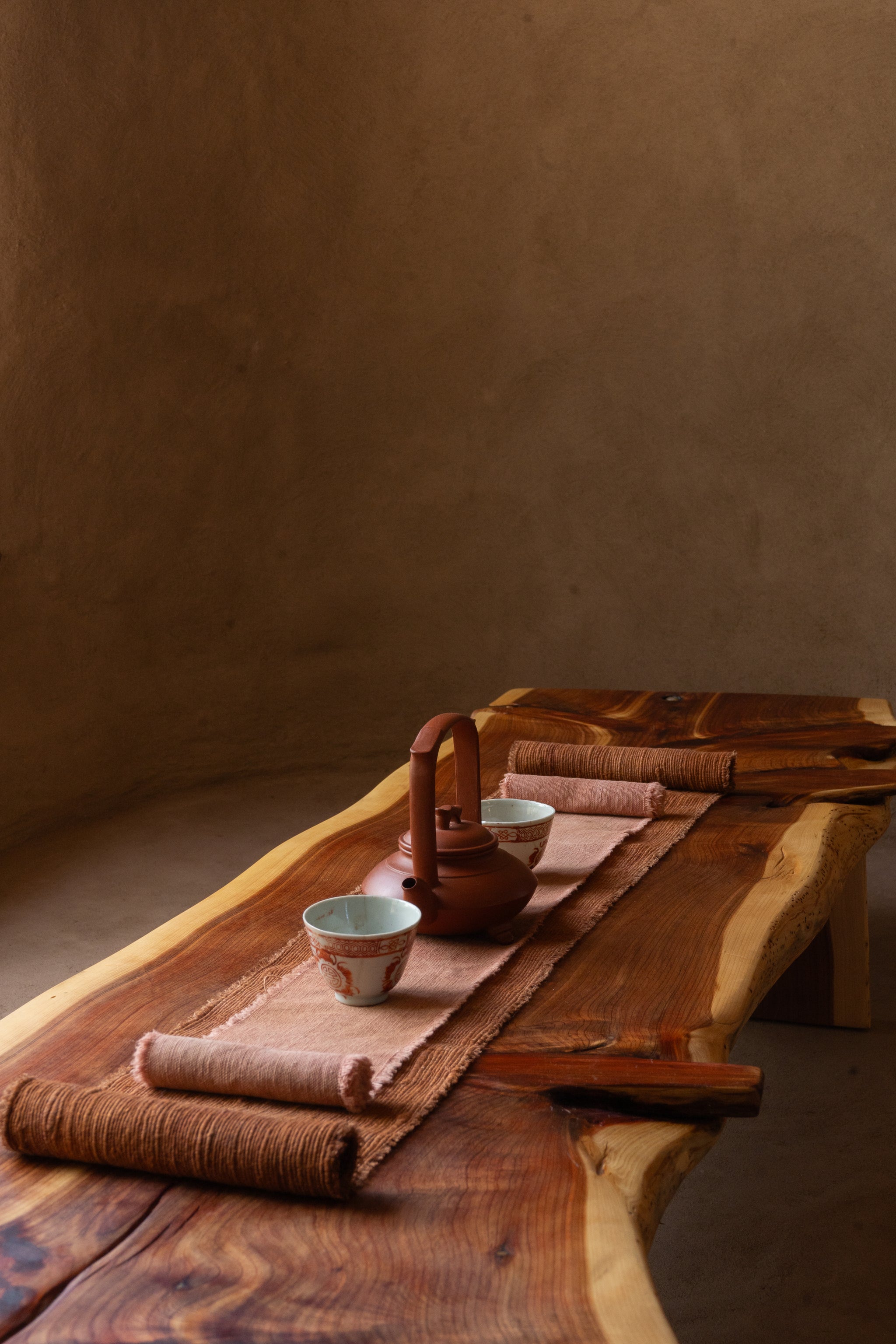 Large branch formations in red cedar, Tea Table 03 detail, Tea Table 03 surface with bowl tea setup